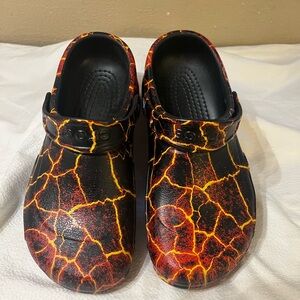 NWOT CROCS Bistro Graphic Clogs
